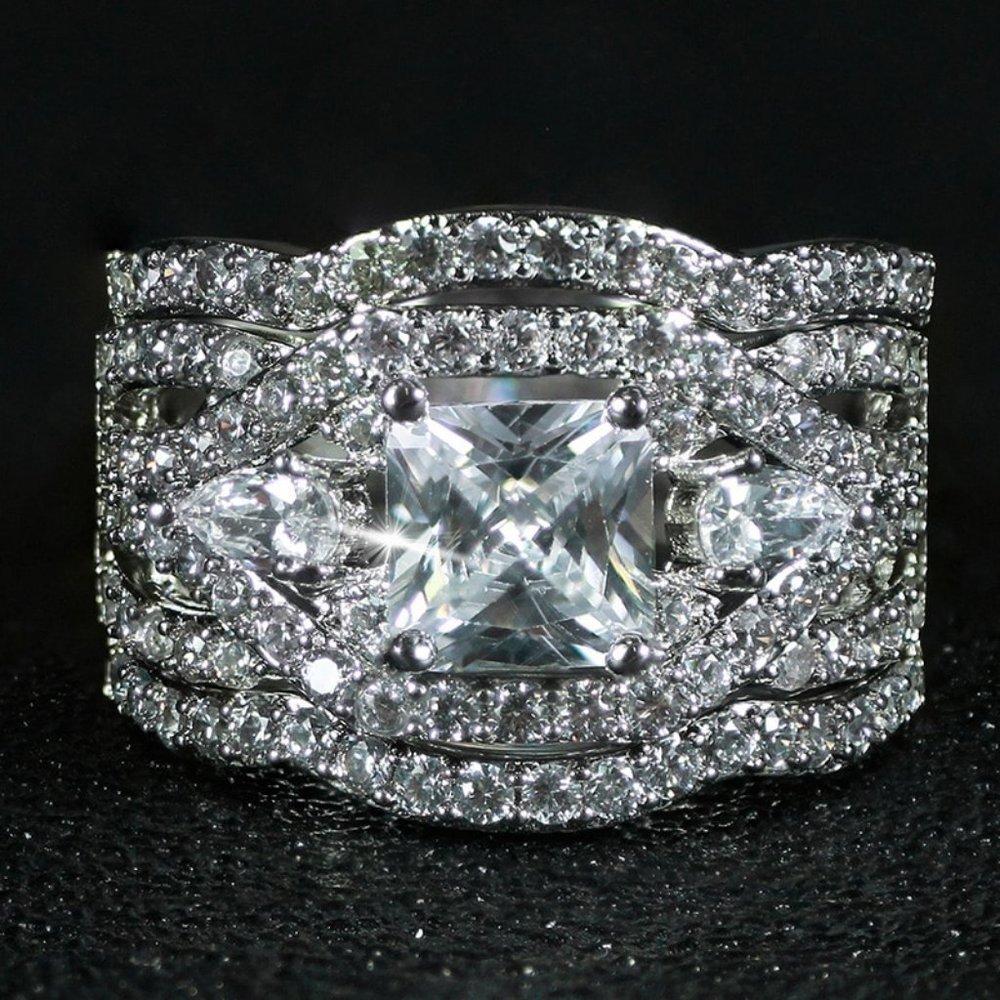 *NEW 18K White Gold Princess Cut Diamond 3PC Ring - Picture 3 of 15